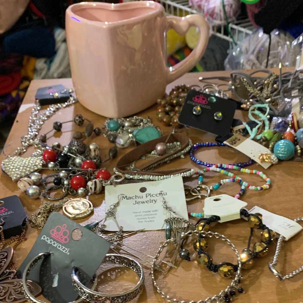 Jewelry Jar Assortment Bracelet/Necklace/Earrings Heart Cup Included